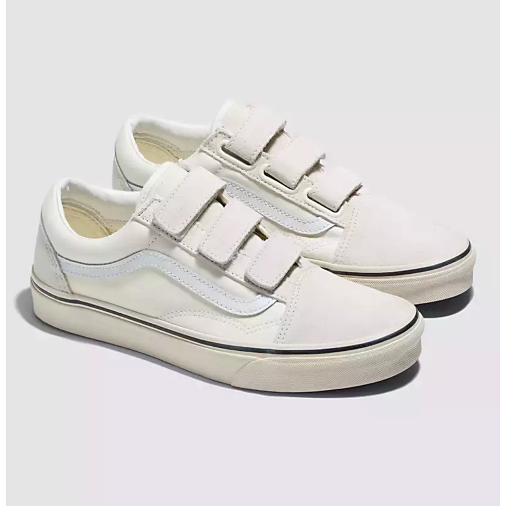 Old Skool V Suede Canvas Shoe, womens size 9